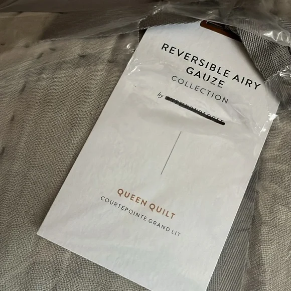 Anthropologie Reversible Airy Gauze Quilt Queen NWT